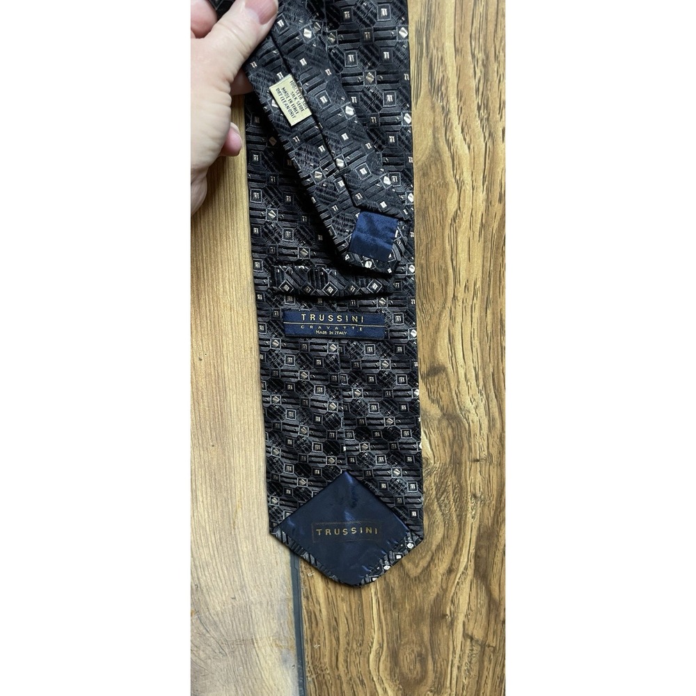 Trussini Cravatte 100% Silk Tie Made in Italy Geometric Pattern 4.0" Black Gray